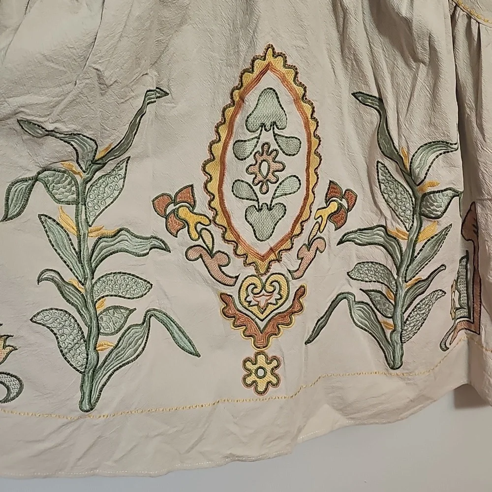 Embroidered Floral Beige Top - Picture 3 of 4